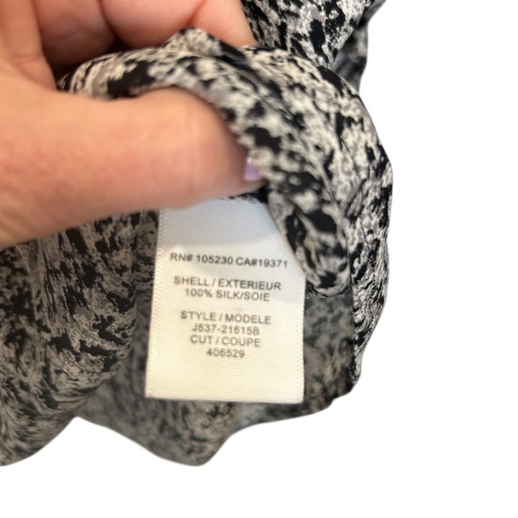Joie Women’s Yogini Abstract Silk Chiffon Blouse in Black/White Size XS - Picture 4 of 5